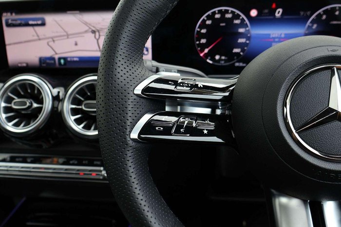 2025 Mercedes-Benz GLB-Class GLB200