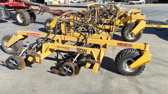 0 USED SERAFIN ULTISOW 12M DISC SEEDER WITH 48 ROWS Yellow