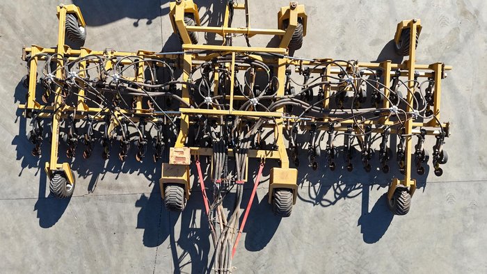 0 SERAFIN ULTISOW 12M DISC SEEDER WITH 48 ROWS USED Yellow