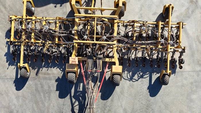 0 SERAFIN ULTISOW 12M DISC SEEDER WITH 48 ROWS USED Yellow