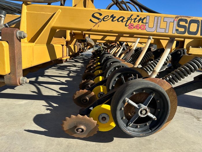 0 SERAFIN ULTISOW 12M DISC SEEDER WITH 48 ROWS USED Yellow