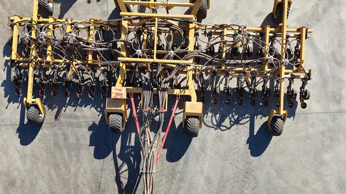 0 SERAFIN ULTISOW 12M DISC SEEDER WITH 48 ROWS USED Yellow