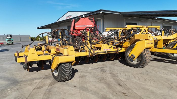0 USED SERAFIN ULTISOW 12M DISC SEEDER WITH 48 ROWS Yellow