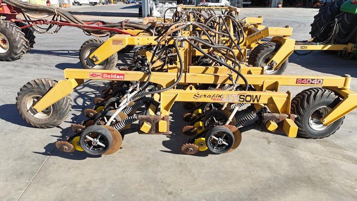 0 USED SERAFIN ULTISOW 12M DISC SEEDER WITH 48 ROWS Yellow
