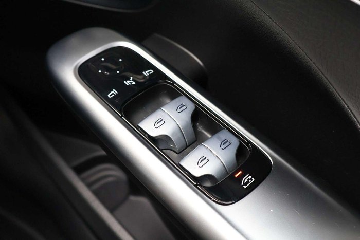 2024 Mercedes-Benz C-Class C300