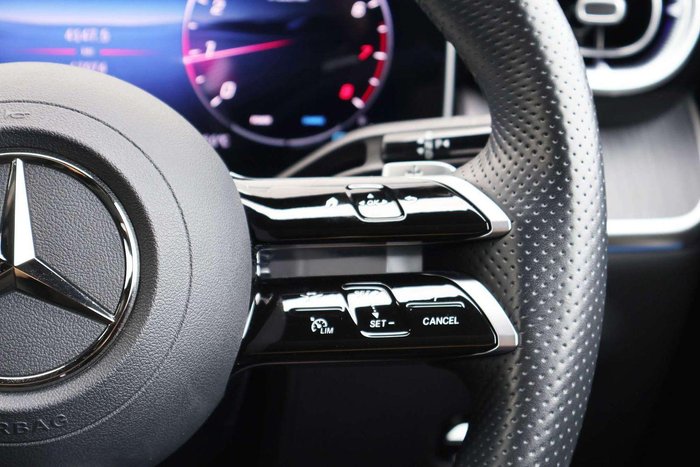 2025 Mercedes-Benz GLC-Class GLC300