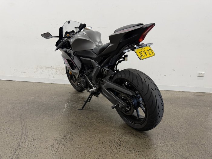 2025 Yamaha YZF-R7LA BLACK/GREY