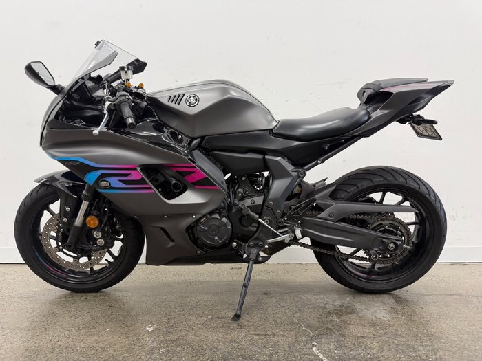 2025 Yamaha YZF-R7LA BLACK/GREY