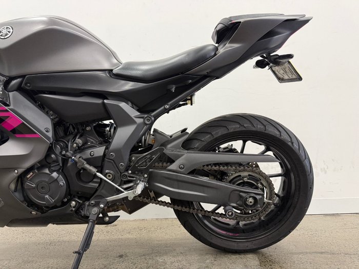 2025 Yamaha YZF-R7LA BLACK/GREY