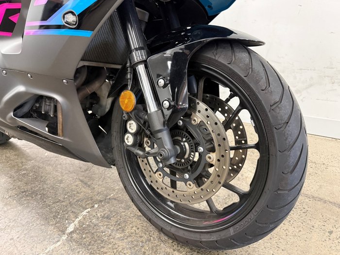 2025 Yamaha YZF-R7LA BLACK/GREY