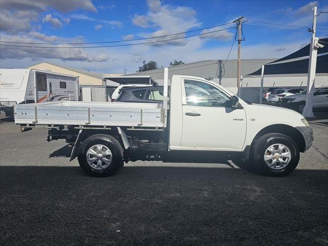 2010 Mitsubishi Triton GL