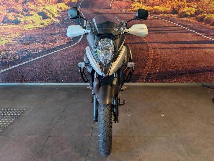 2017 Suzuki V-Strom 650XT (DL650XA) V-Strom White