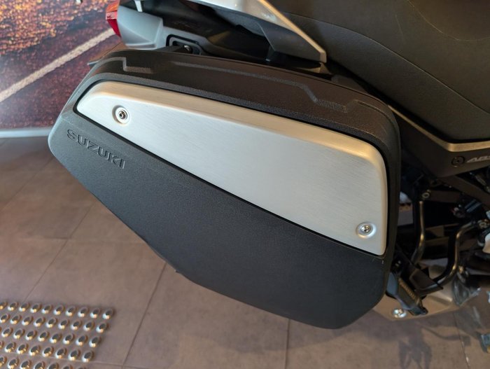 2017 Suzuki V-Strom 650XT (DL650XA) V-Strom White