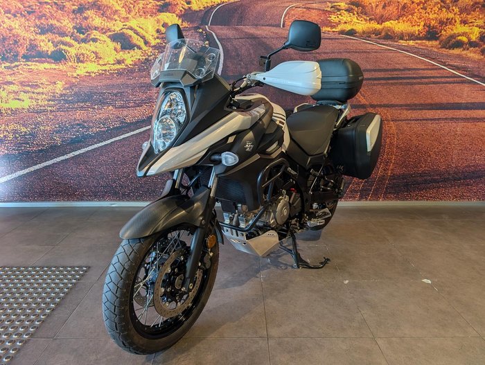 2017 Suzuki V-Strom 650XT (DL650XA) V-Strom White