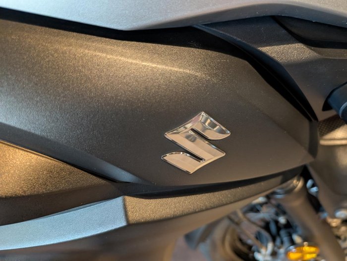 2017 Suzuki V-Strom 650XT (DL650XA) V-Strom White