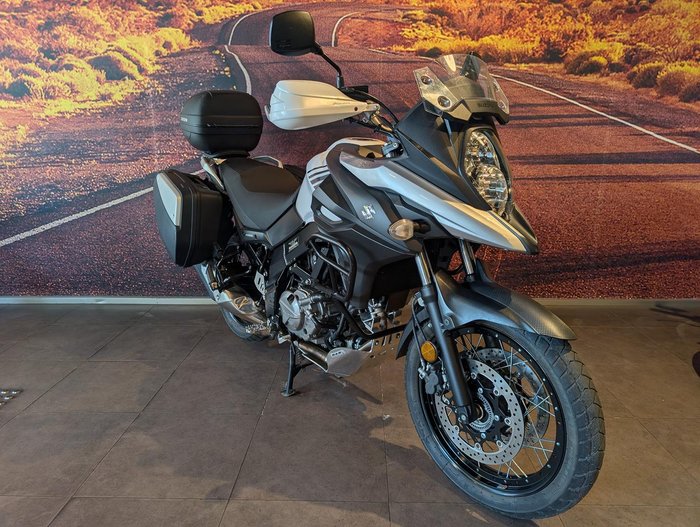 2017 Suzuki V-Strom 650XT (DL650XA) V-Strom White