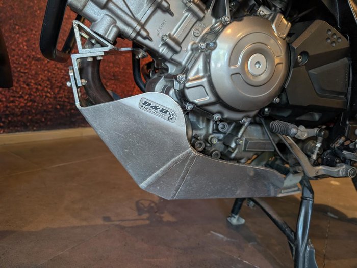 2017 Suzuki V-Strom 650XT (DL650XA) V-Strom White