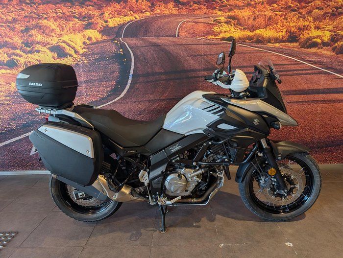 2017 Suzuki V-Strom 650XT (DL650XA) V-Strom White