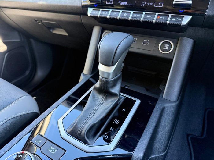 2026 Nissan Navara ST-X
