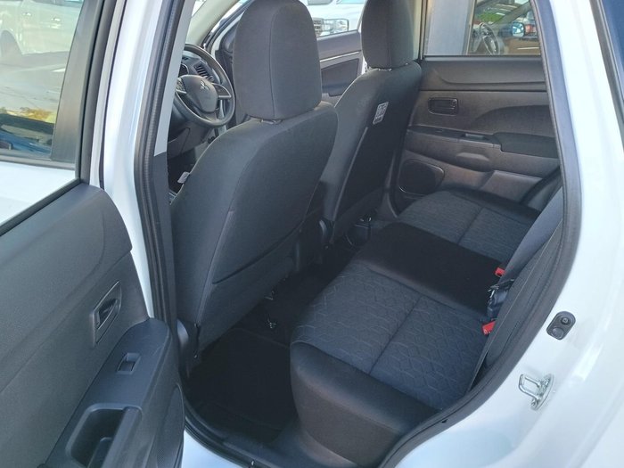 2024 Mitsubishi ASX ES