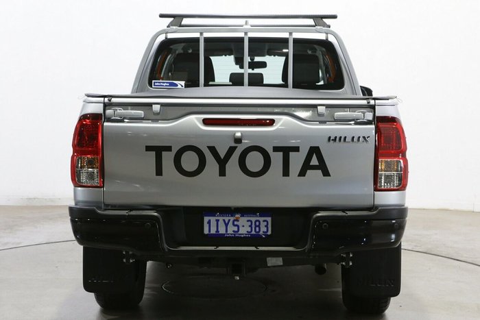 2025 Toyota Hilux SR