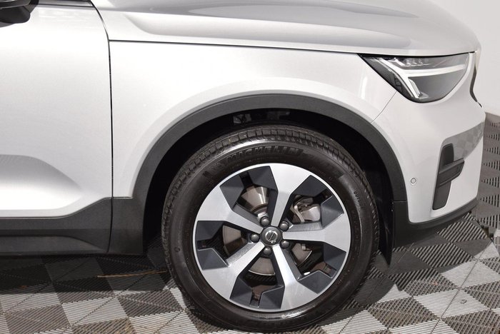 2023 Volvo XC40 Ultimate B4 Bright