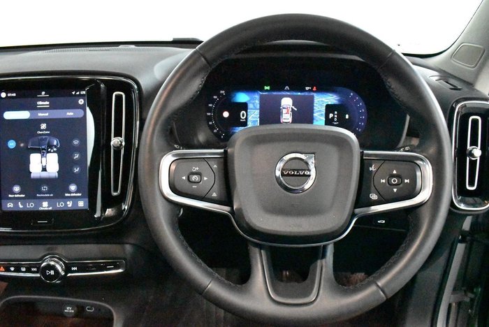 2023 Volvo XC40 Ultimate B4 Bright