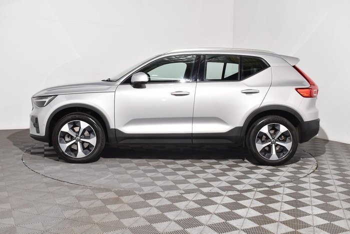 2023 Volvo XC40 Ultimate B4 Bright