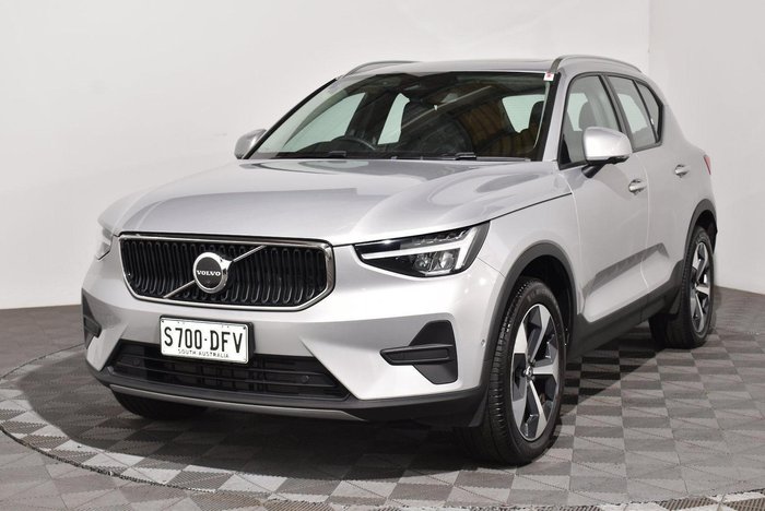 2023 Volvo XC40 Ultimate B4 Bright