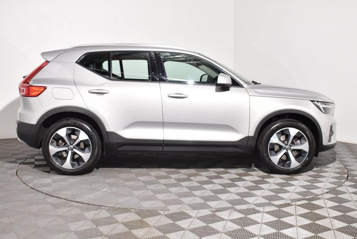 2023 Volvo XC40 Ultimate B4 Bright