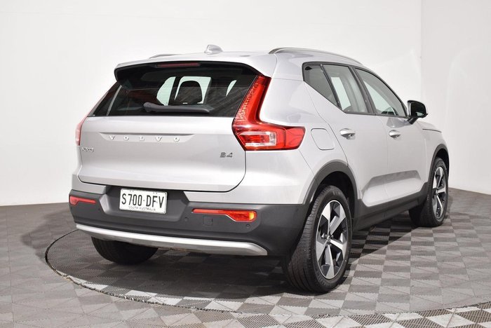 2023 Volvo XC40 Ultimate B4 Bright