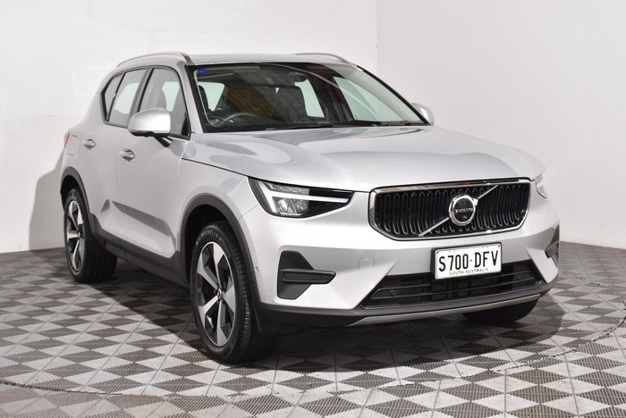 2023 Volvo XC40 Ultimate B4 Bright