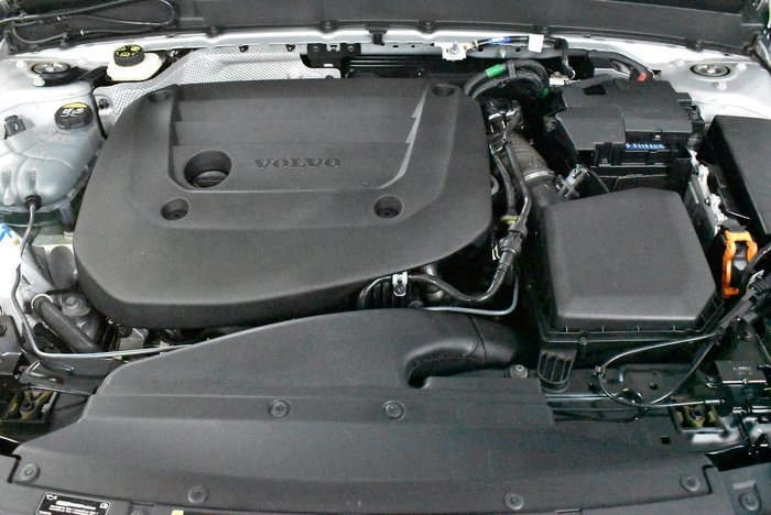 2023 Volvo XC40 Ultimate B4 Bright