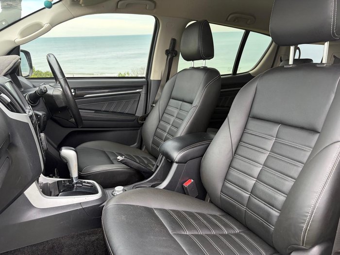2021 Isuzu MU-X LS-T