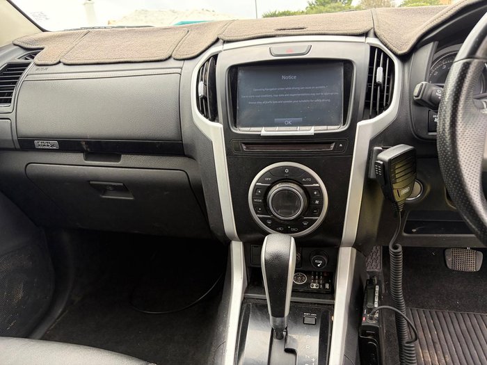 2021 Isuzu MU-X LS-T