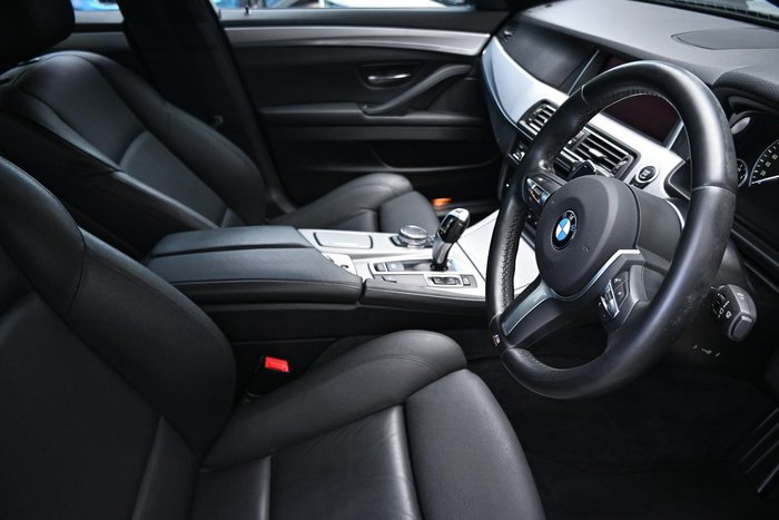 2015 BMW 5 Series 520i M Sport