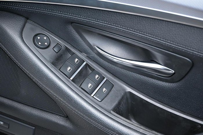 2015 BMW 5 Series 520i M Sport