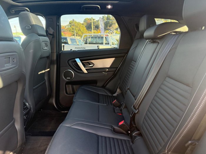 2024 Land Rover Discovery Sport P300e Dynamic SE