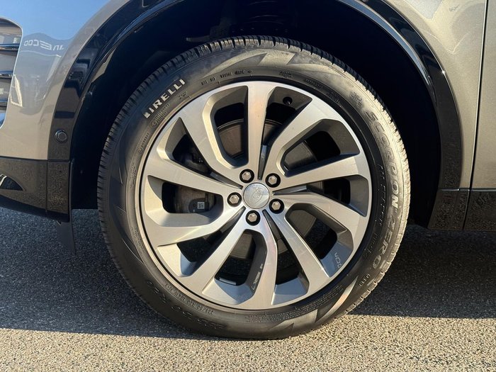 2024 Land Rover Discovery Sport P300e Dynamic SE
