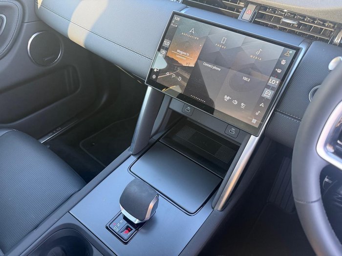 2024 Land Rover Discovery Sport P300e Dynamic SE