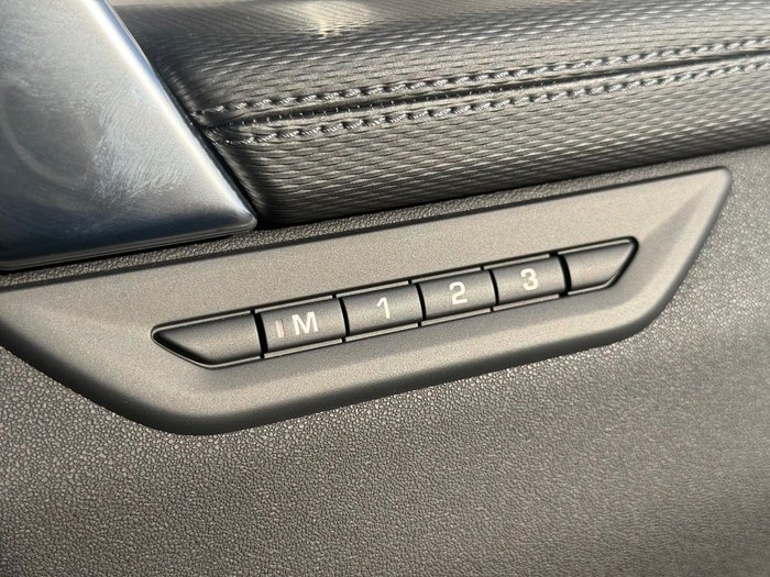 2024 Land Rover Discovery Sport P300e Dynamic SE