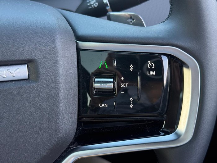 2024 Land Rover Discovery Sport P300e Dynamic SE