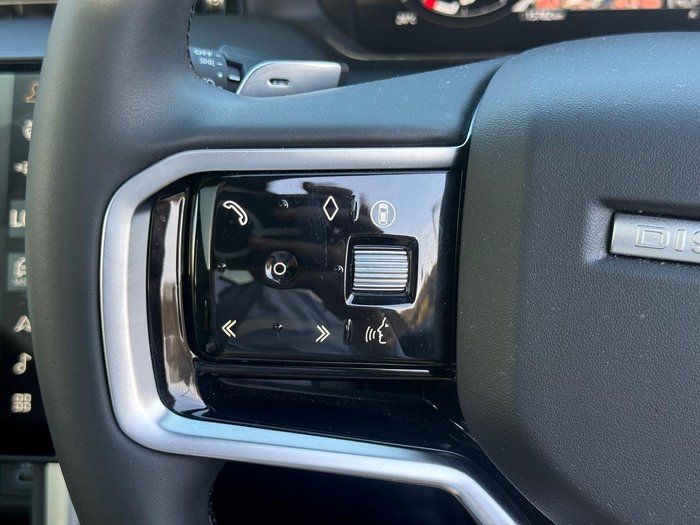 2024 Land Rover Discovery Sport P300e Dynamic SE
