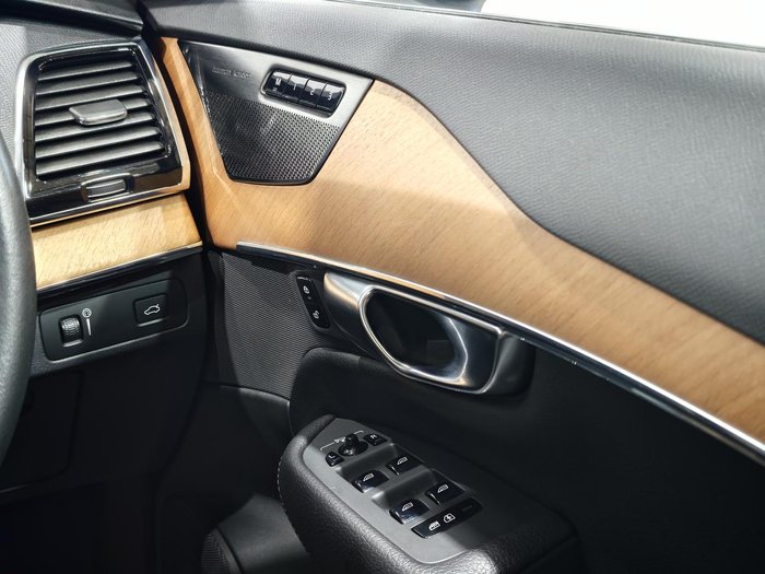 2021 Volvo XC90 D5 Momentum