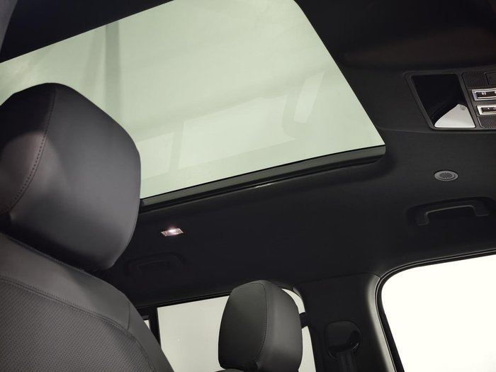 2025 Land Rover Defender 130 P400 Outbound L663 MY25.5 AWD Carpathian Grey