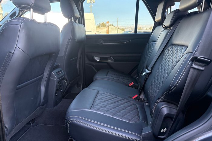 2025 Ford Everest Platinum