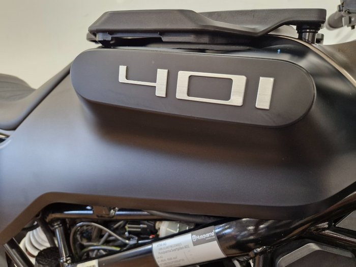 2022 Husqvarna SVARTPILEN 401 GREY