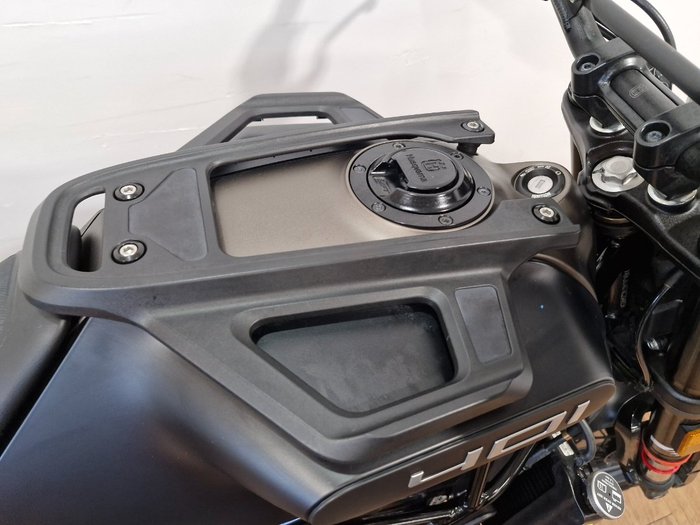 2022 Husqvarna SVARTPILEN 401 GREY