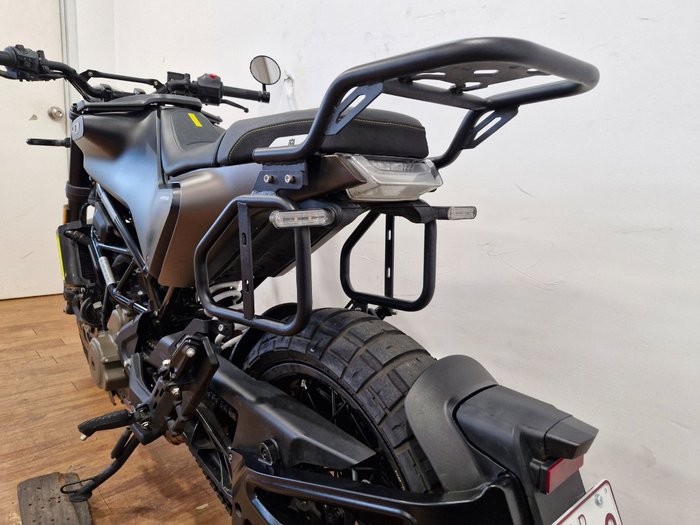 2022 Husqvarna SVARTPILEN 401 GREY