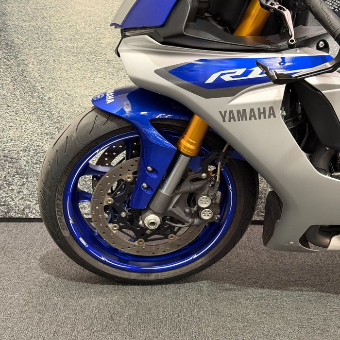 2015 Yamaha YZF-R1 Blue